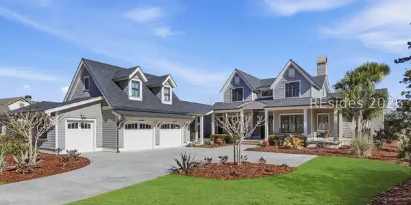20 Fish Dancer Court
