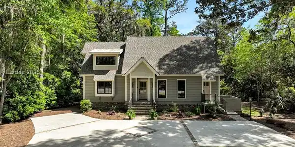 32 Planters Wood Drive