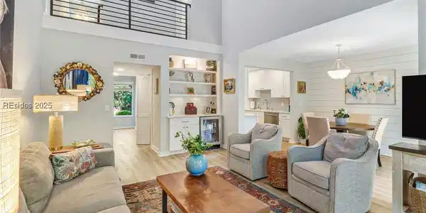 43 Cordillo Pkwy