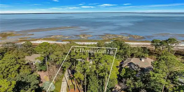 12 Herring Gull Lane