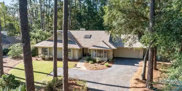 3 Hickory Knoll Place