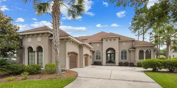 18 Anchor Bay Court