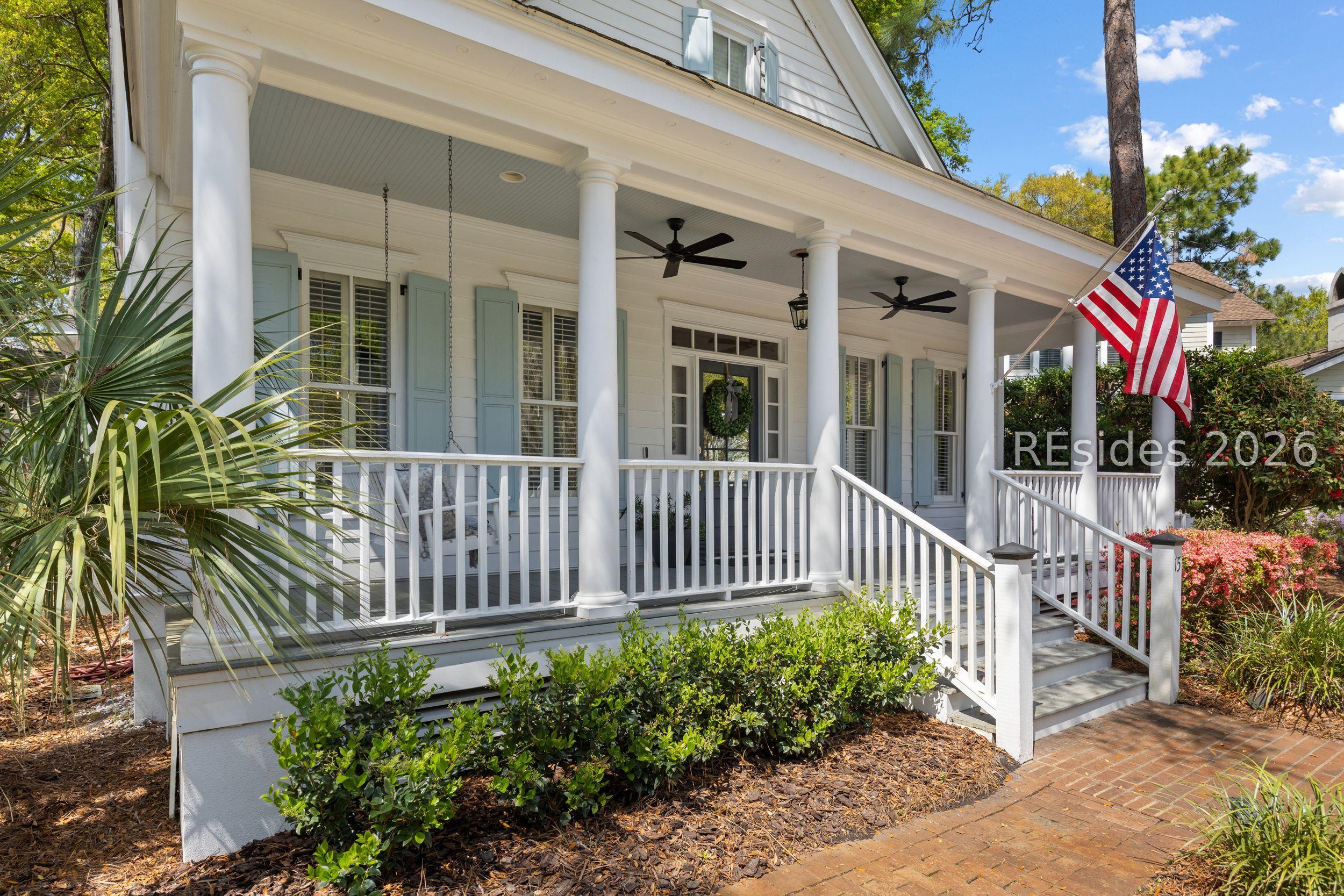 Image 3: Welcoming Front Porch Image 3: Welcoming Front Porch