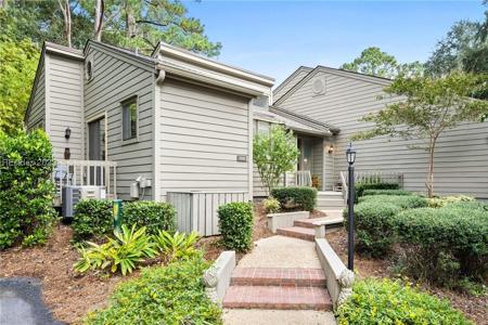 40 Planters Wood Drive