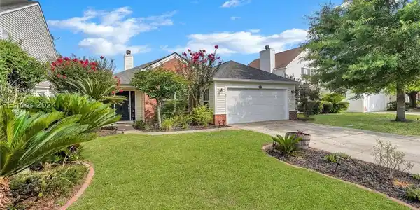 407 Live Oak Walk