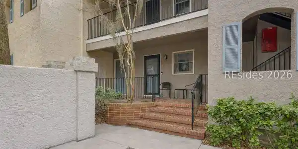 4 Wimbledon Court