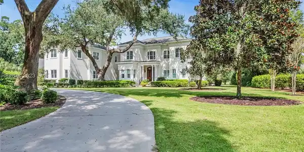 54 Oak Tree Road