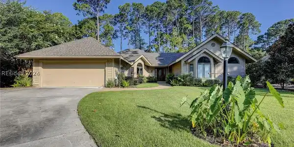 9 Sawtooth Court