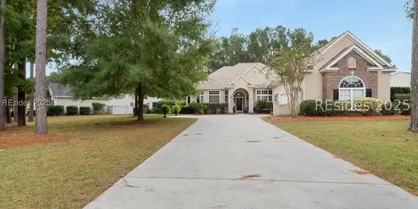 76 Bainbridge Way