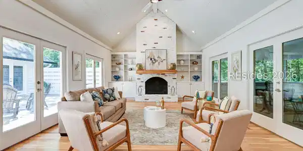 Image 4: Oversized Bonus room open to kitchen Image 4: Oversized Bonus room open to kitchen