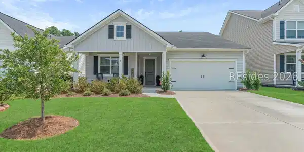 8 Hartwell Road