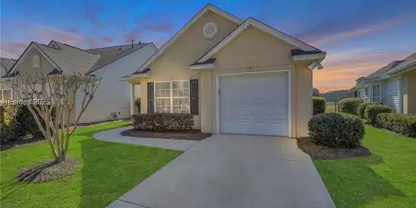 31 Pinecrest Way