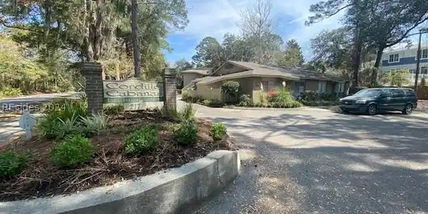 211 Cordillo Parkway