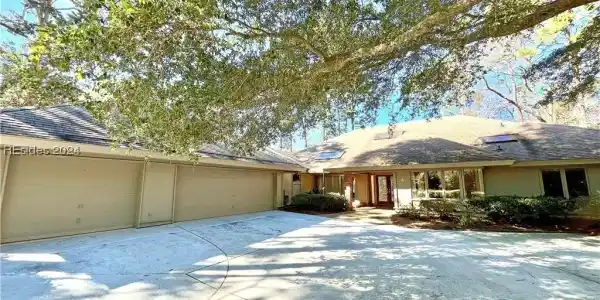 4 Pheasant Run Court