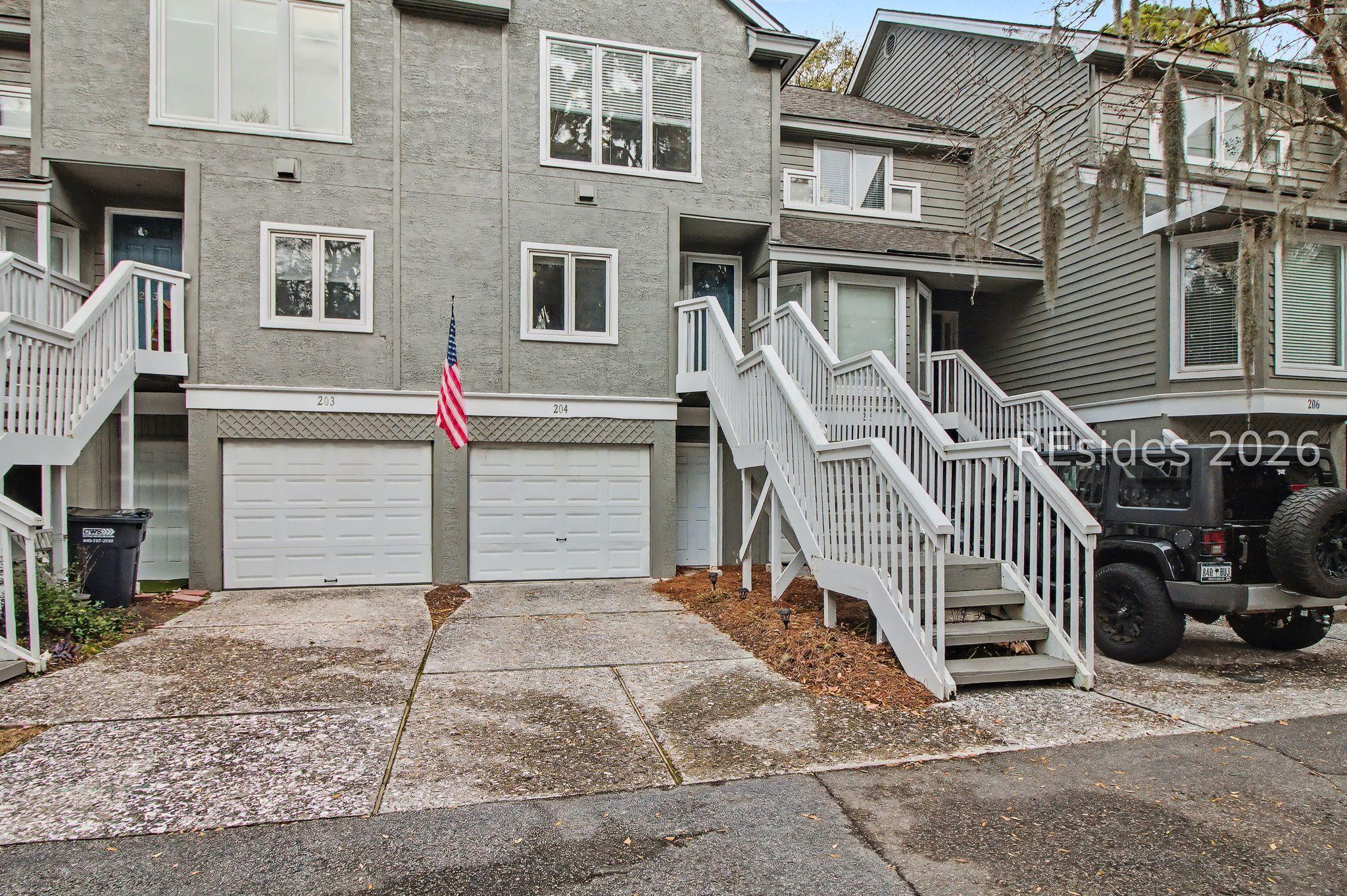 Image 3: Tandem 2 car garage