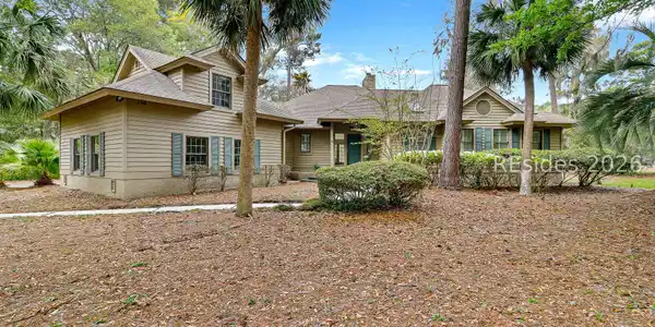 5 Narragansett Lane