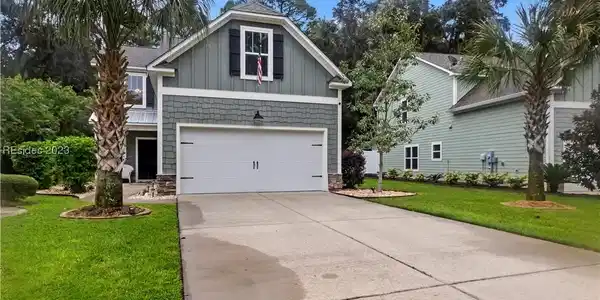 14 Circlewood Drive