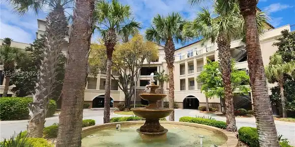 300 Grandview Court