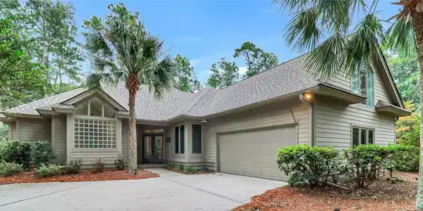 3 Twisted Oak Court