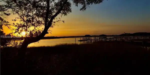 92 W River Drive