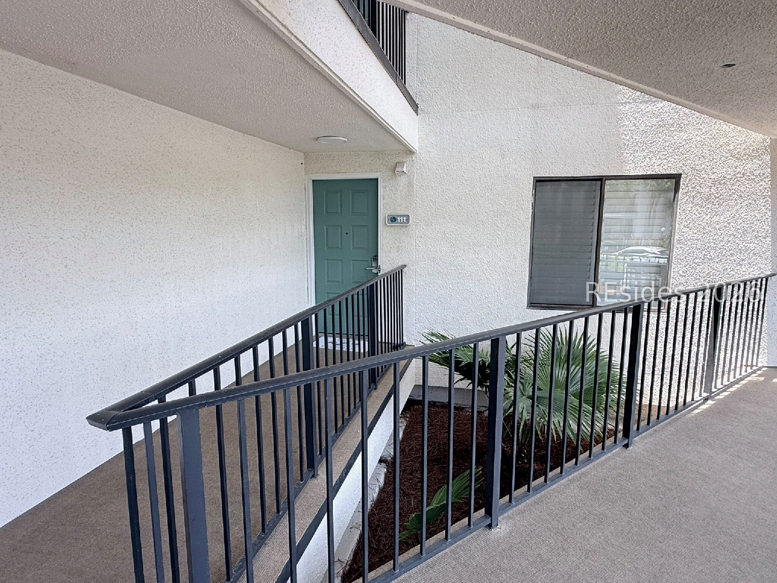 Image 3: Front Entrance / Door