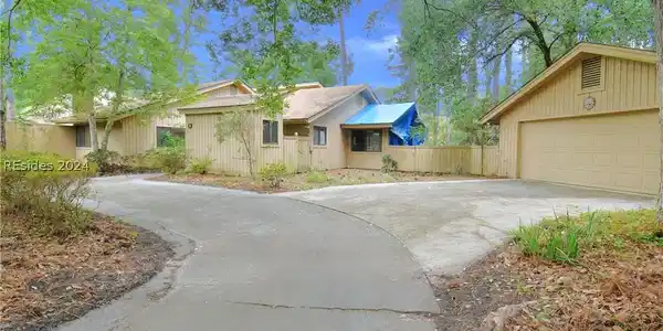 2 Winding Trail Lane