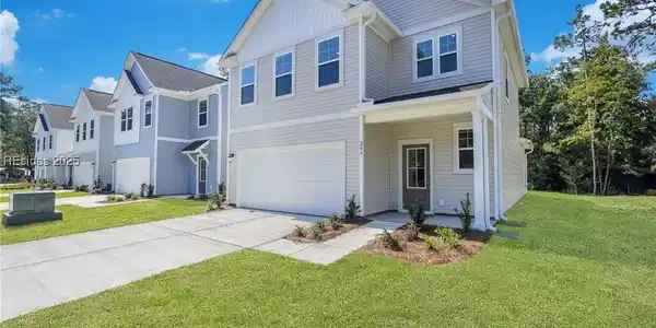 10 Lockwood Drive