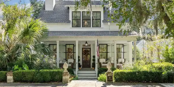 8B Hayek Street