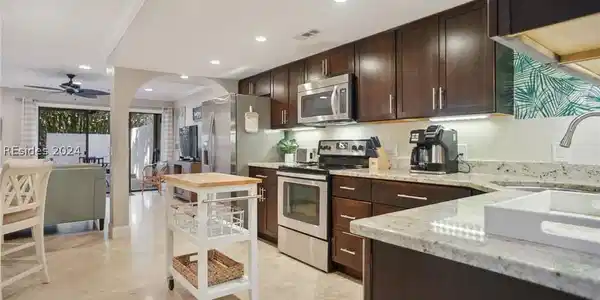 11 Tanglewood Drive
