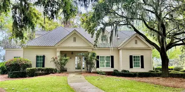 16 W Cottage Circle