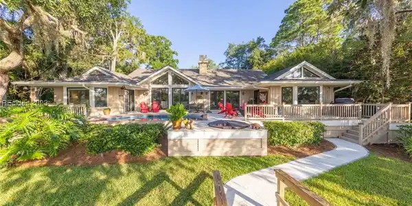16 N Calibogue Cay Road
