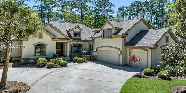 736 Colonial Drive