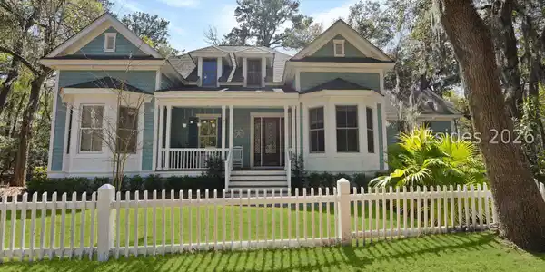 9 Carnoustie Court