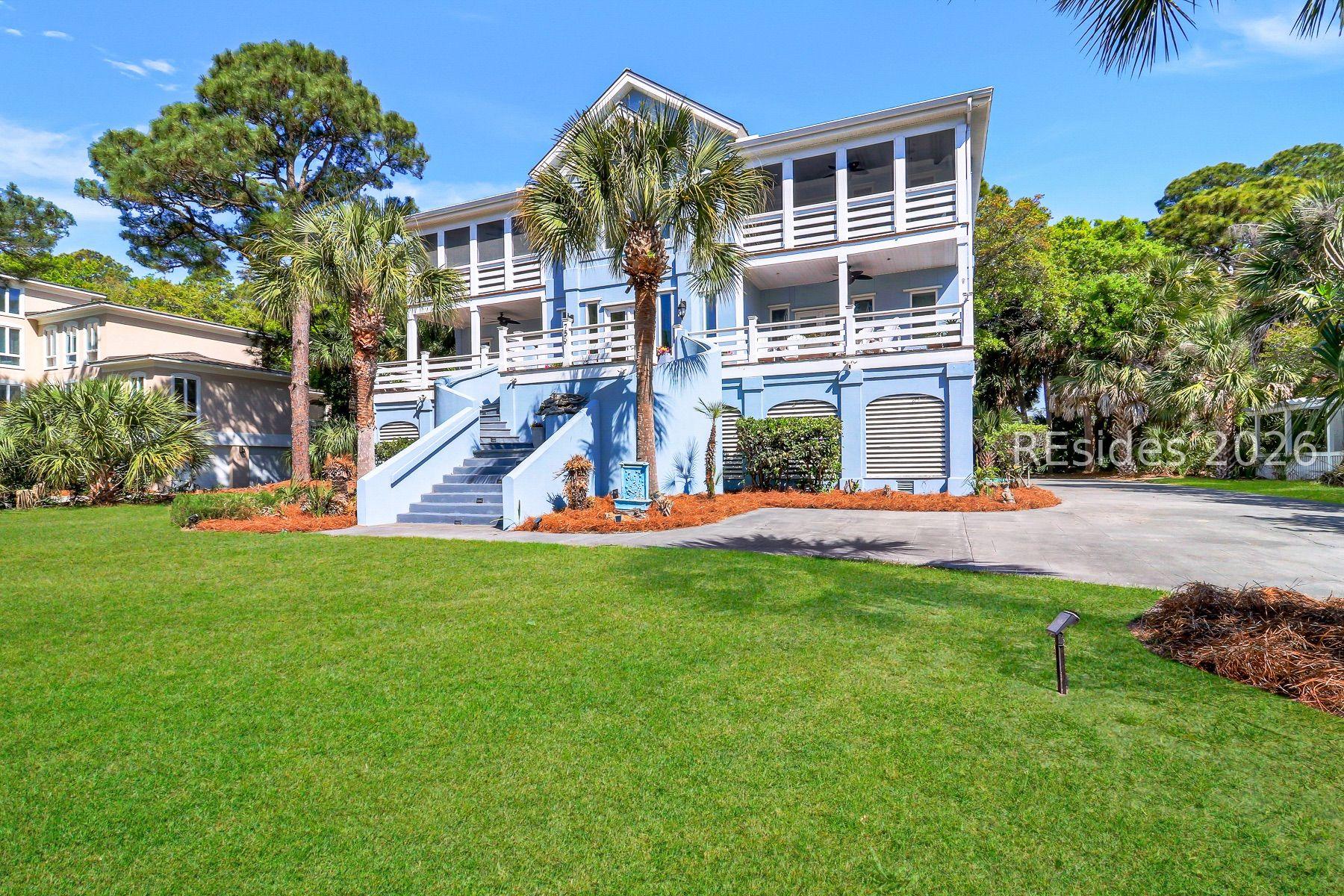 Image 4: FRONT OF HOUSE