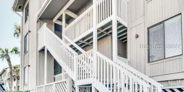 2 Cedar Reef Drive
