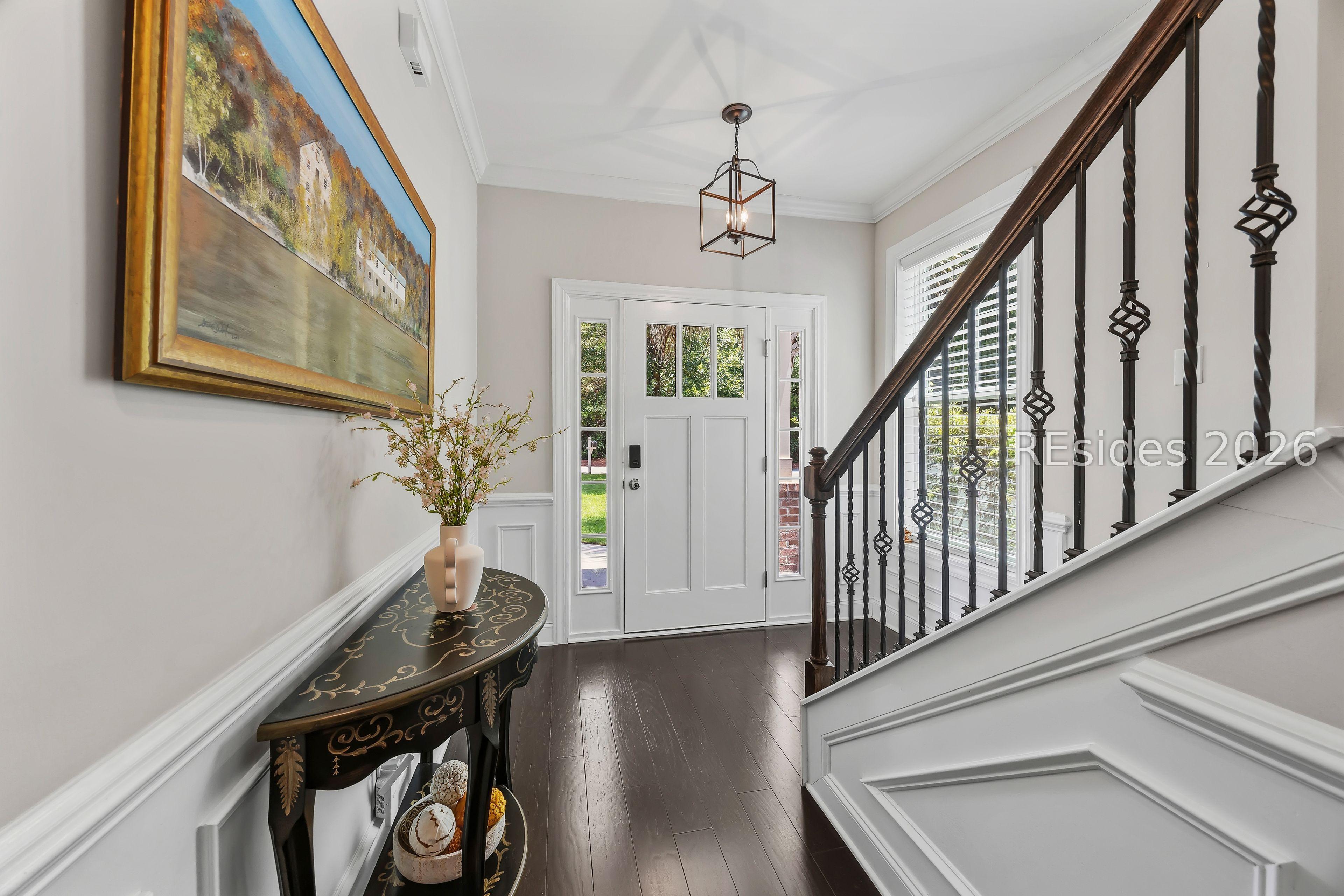 Image 4: entry/foyer