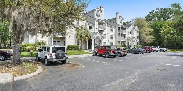 100 Kensington Boulevard