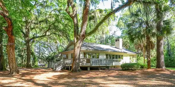 12 Sequoia Court