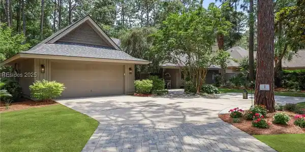 1 Twisted Oak Court