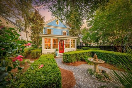 18 Oak Pond Passage