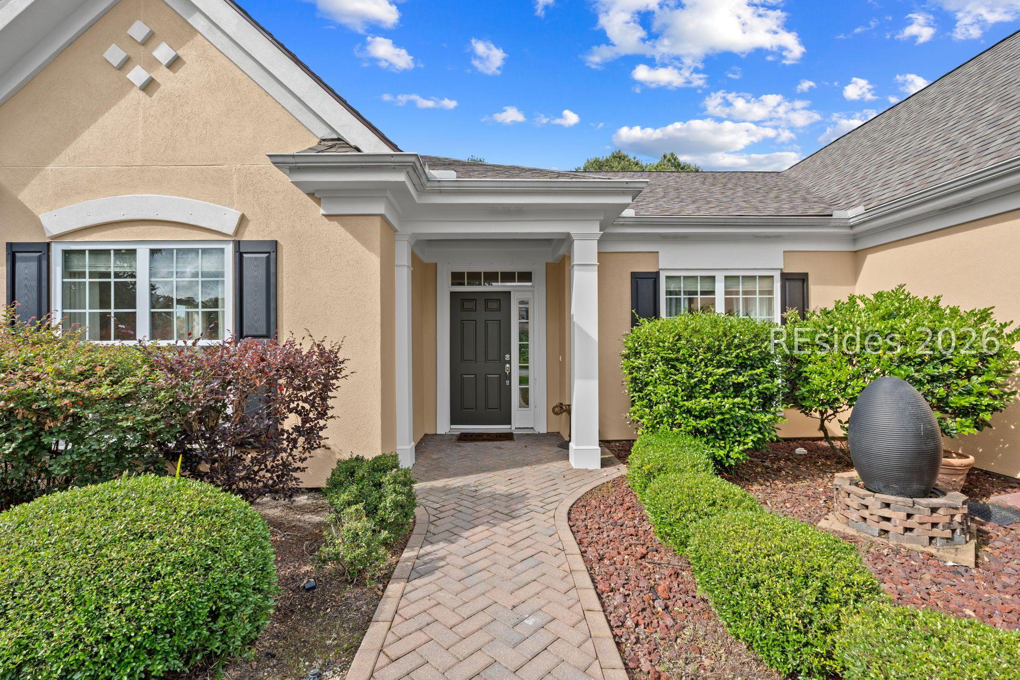 Image 4: Front walk Image 4: Front walk