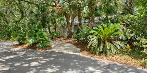 10 Hollyberry Lane