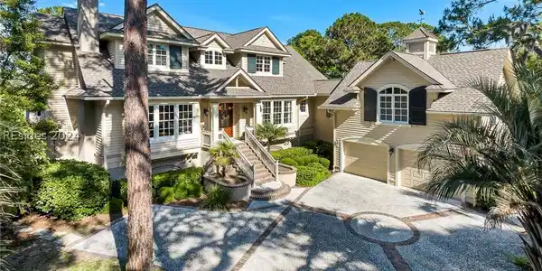 26 Gull Point Road