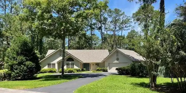 18 Honey Locust Circle
