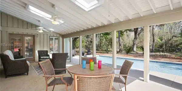 25 Willow Oak Road W