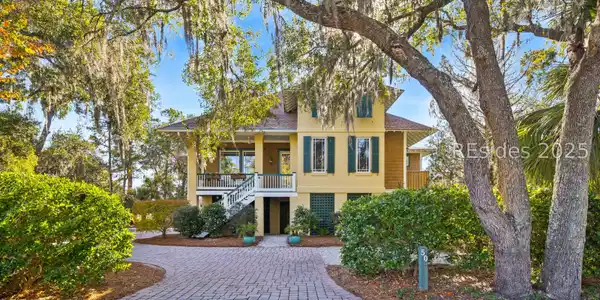 50 Broad Pointe Drive