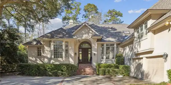 9 Tall Pines Road