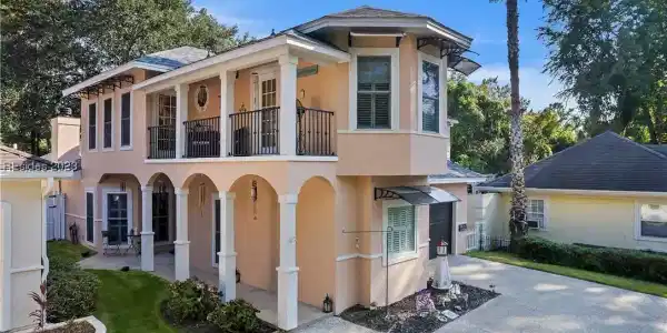 90 Bermuda Pointe Circle