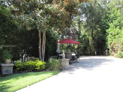 133 Arrow Rd #102
