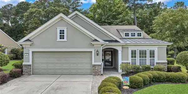 33 Whitepoint Gardens Way